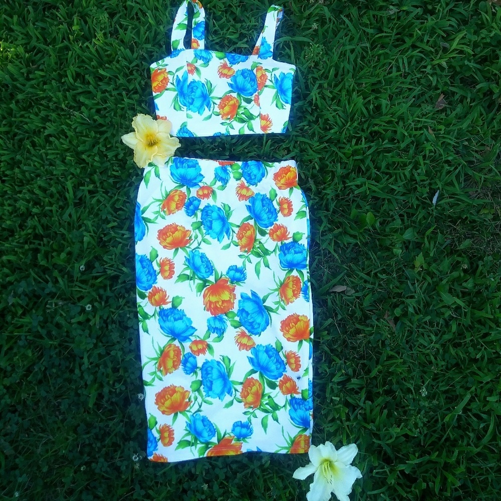 Cemi Ceri 2 piece set floral skirt/crop top